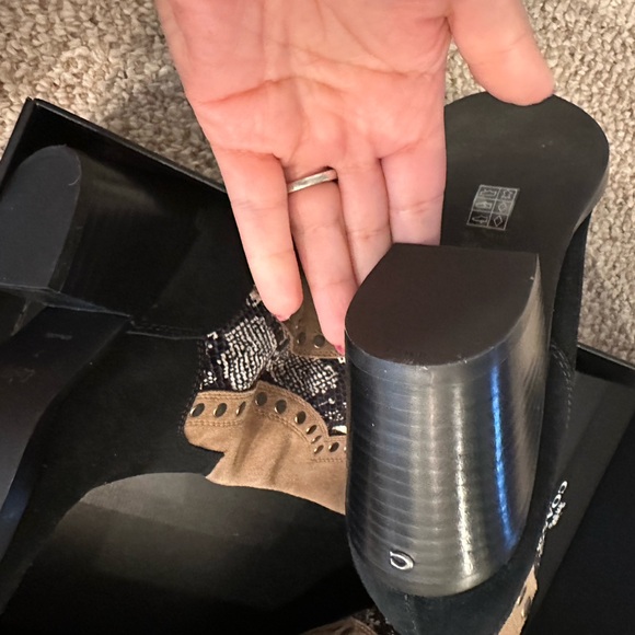 Coach Payton Western Boot. Size 7. Worn once. Immaculate condition. - Picture 5 of 9